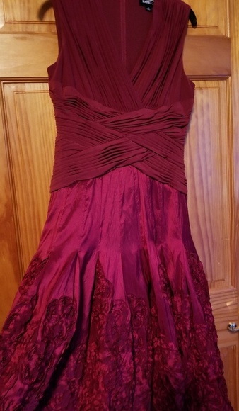 Adrianna Papell dress ABSOLUTELY Beautiful - Picture 2 of 9